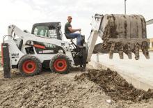 Smykem řízené nakladače Bobcat S530