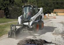 Smykem řízené nakladače Bobcat S570