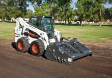 Smykem řízené nakladače Bobcat S650