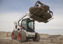 Smykem řízené nakladače Bobcat S850