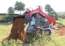 Smykem řízené nakladače Takeuchi TL 10 V2