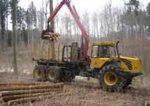 Speciální lesní traktory HSM 904 F
