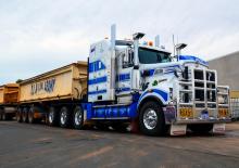 Tahače Kenworth T909 36” Aero roof recessed back X15 8x4