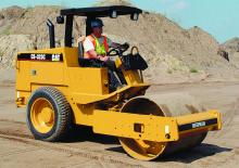 Tahačové válce Caterpillar CP323C