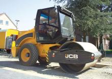 Tahačové válce JCB VM75 D