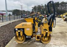 Tandemové vibrační válce Caterpillar CB 114