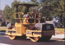 Tandemové vibrační válce Caterpillar CB-434C