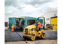 Tandemové vibrační válce Caterpillar CB2.5