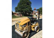 Tandemové vibrační válce Caterpillar CB2.7