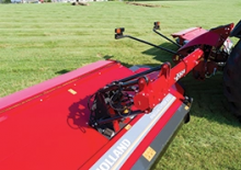 Tažené diskové žací lišty s kondicionérem New Holland MegaCutter 533