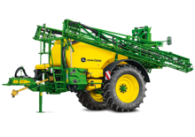 Tažené postřikovače John Deere M 740 i