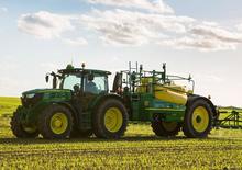 Tažené postřikovače John Deere R952i