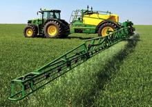 Tažené postřikovače John Deere R 962 i