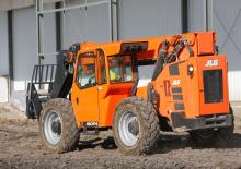 Teleskopické manipulátory JLG 10054