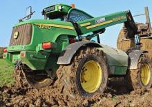 Teleskopické manipulátory John Deere 3200