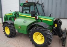 Teleskopické manipulátory John Deere 3215