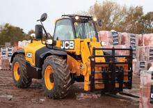 Teleskopické manipulátory JCB 506-23TC