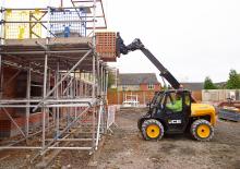 Teleskopické manipulátory JCB 516-40