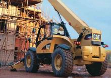 Teleskopické manipulátory Caterpillar TH 460 B