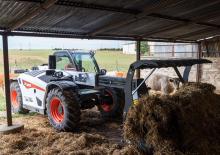 Teleskopické manipulátory Bobcat TL30.70 AGRI Low Cab 100 IV