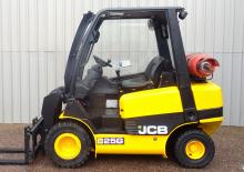 Teleskopické manipulátory JCB TLT25G  
