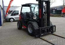Terénní vysokozdvižné vozíky Manitou MC 25-4