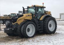 Traktory 4WD Challenger 1038