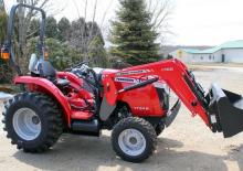 Traktory 4WD Massey Ferguson 1734E