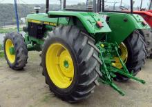 Traktory 4WD John Deere 2450