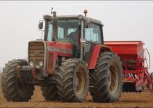 Traktory 4WD Massey Ferguson 2725