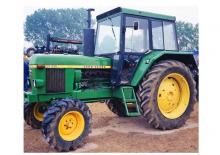 Traktory 4WD John Deere 3130