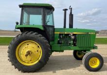 Traktory 4WD John Deere 4050