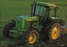 Traktory 4WD John Deere 4055