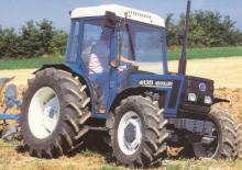 Traktory 4WD New Holland 45-66 DT S/3435