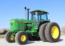 Traktory 4WD John Deere 4640