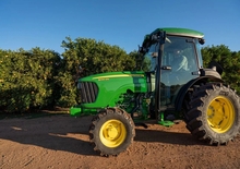 Traktory 4WD John Deere 5090EN
