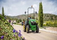 Traktory 4WD John Deere 5105GL