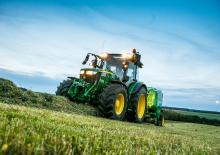 Traktory 4WD John Deere 5125R