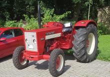 Traktory 4WD International Harvester 523