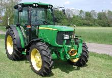 Traktory 4WD John Deere 5315 V