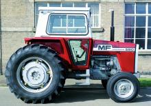 Traktory 4WD Massey Ferguson 590