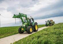 Traktory 4WD John Deere 6100M 