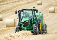 Traktory 4WD John Deere 6105MC