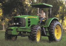 Traktory 4WD John Deere 6110 E