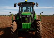 Traktory 4WD John Deere 6403