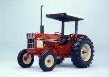 Traktory 4WD International Harvester 684