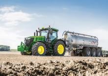 Traktory 4WD John Deere 7210R