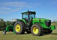 Traktory 4WD John Deere 7230J