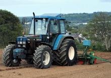 Traktory 4WD Ford-NH 7740 SLE (Powerstar)