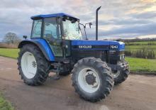 Traktory 4WD New Holland 7840